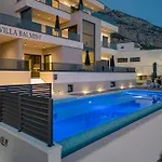 Balmis House A *