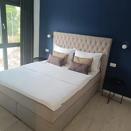 Balmis House A Апартаменти Макарська