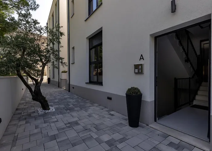 公寓 Balmis House A *