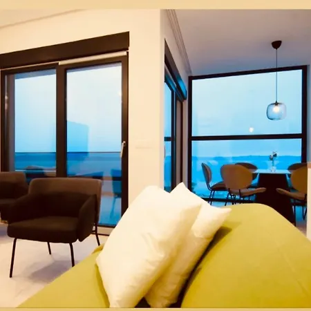 Апартаменти Balmis House A *