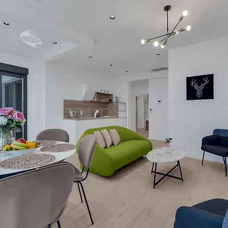 Апартаменти Balmis House A Макарська